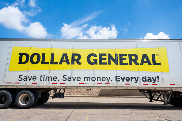 Dollar General is shaking off tariff fears and winning over higher-income consumers